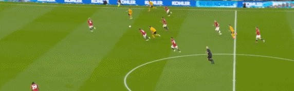 开云官方网站-【英超】被射23次+逃脱点球，瓦拉内助曼联1-0开门红