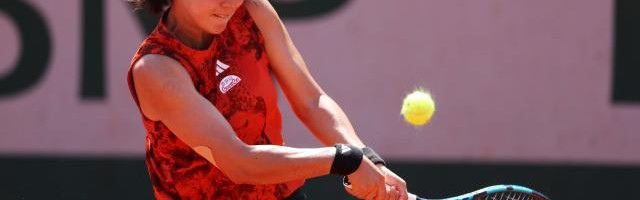 开云官方网站-中国金花法网独苗竟然是她！王欣瑜首进大满贯32强